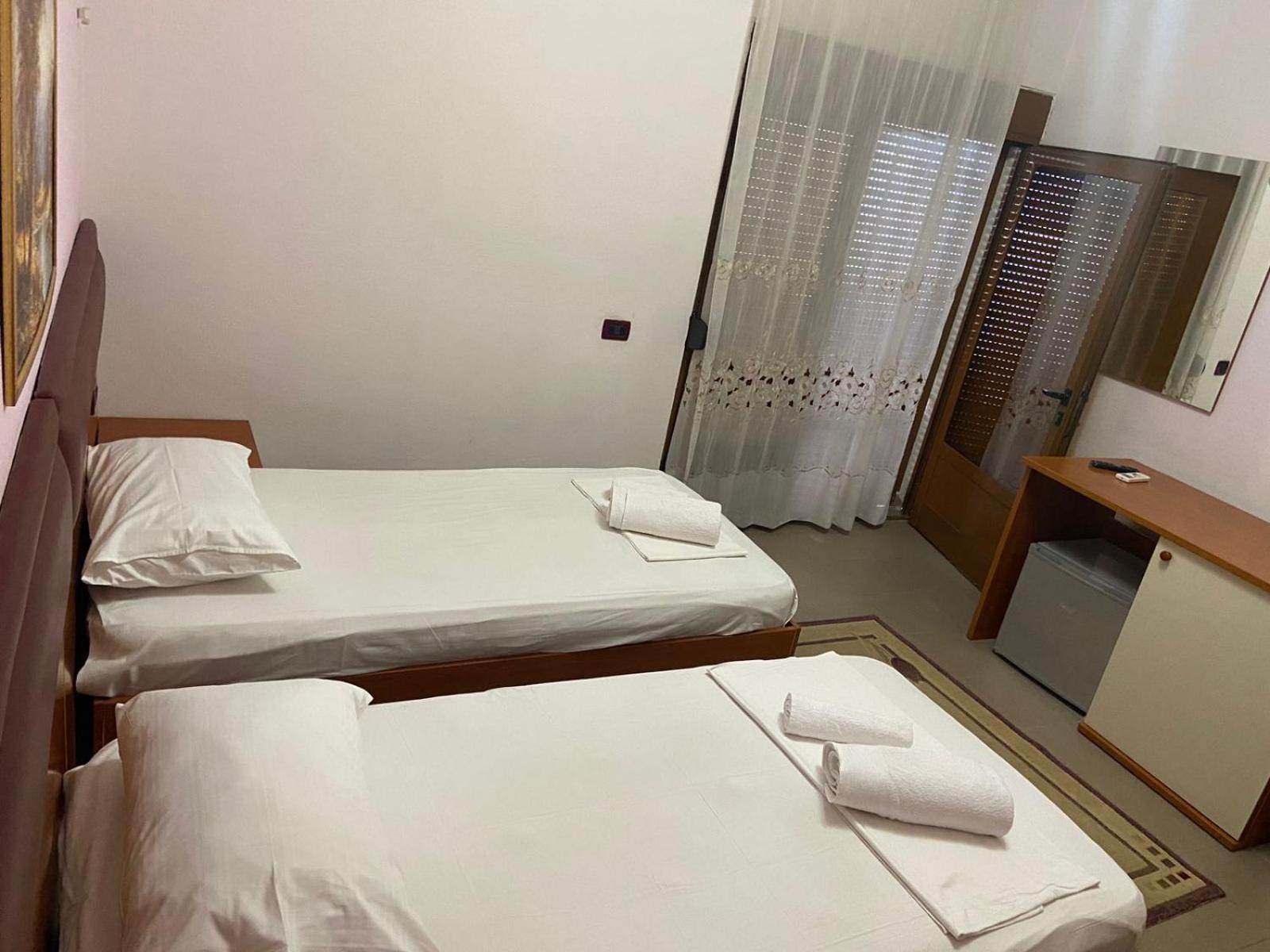Hotel Edland Vlore Exterior photo