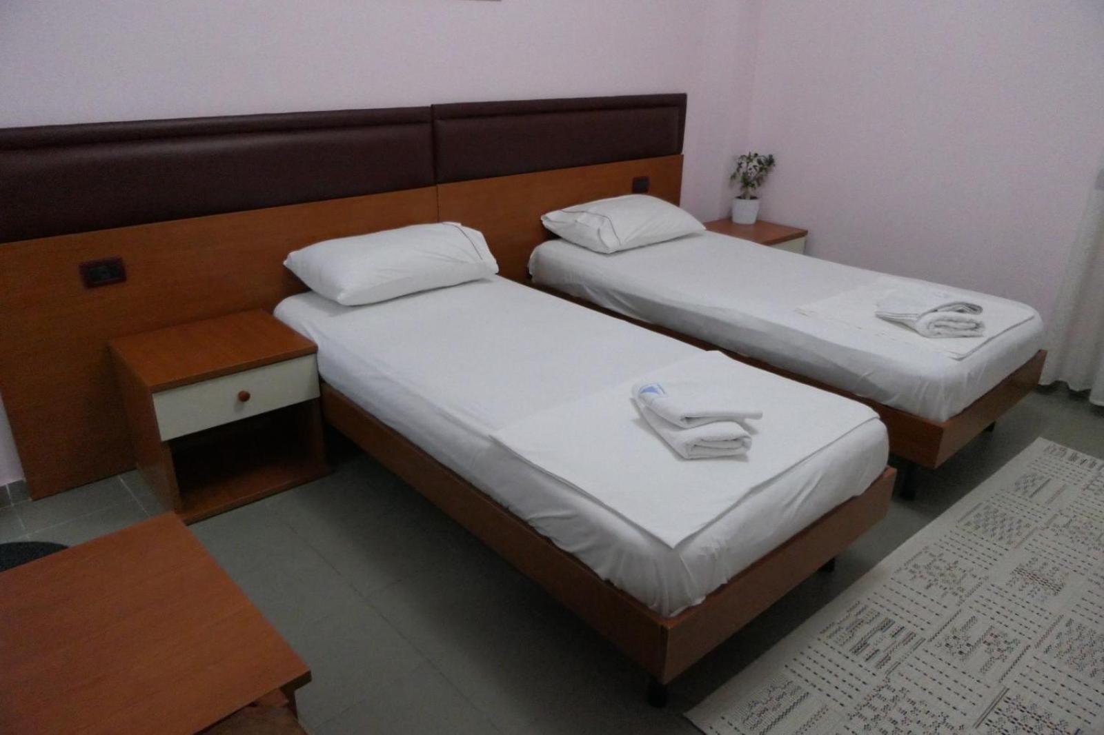 Hotel Edland Vlore Exterior photo