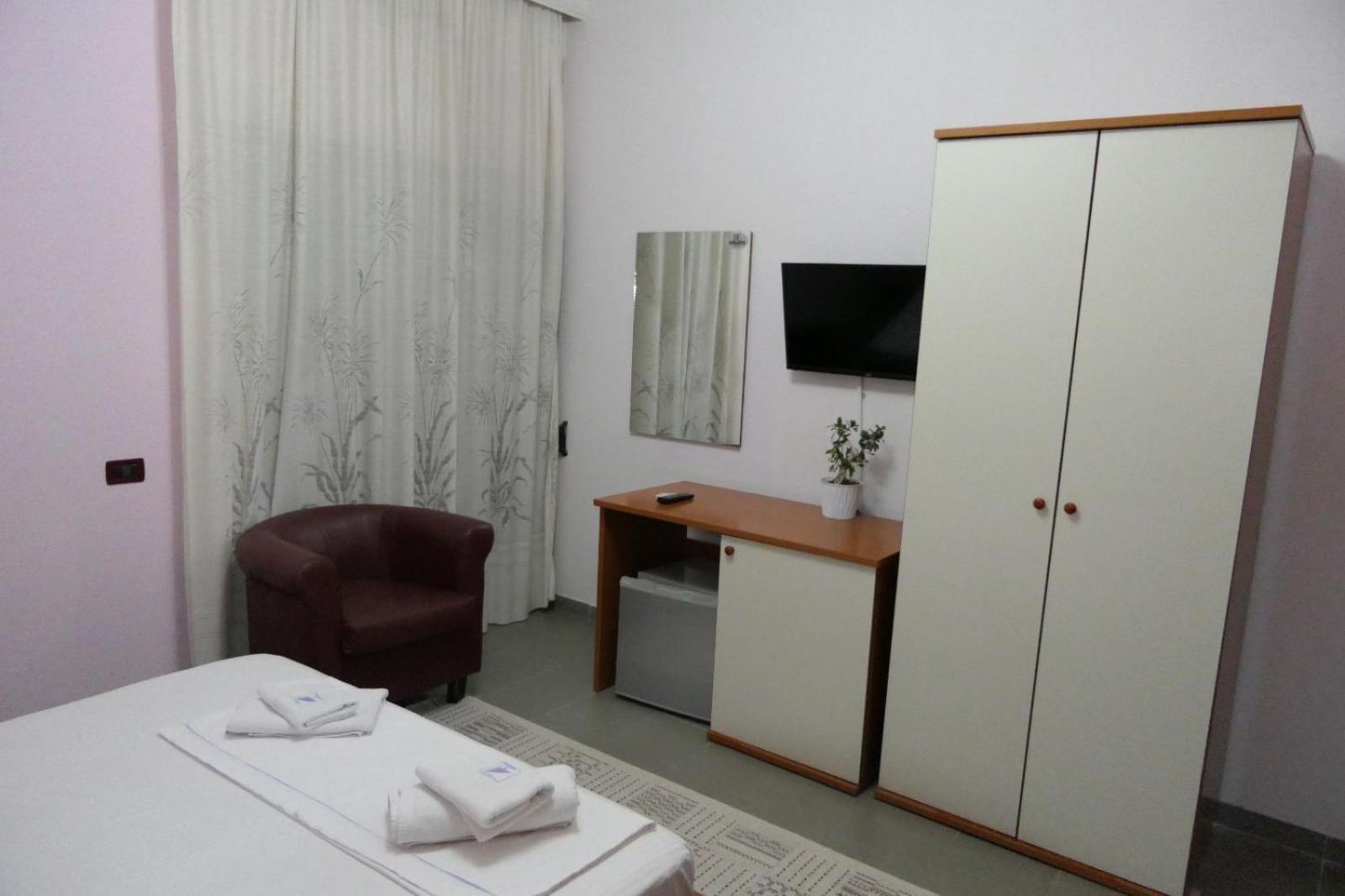 Hotel Edland Vlore Exterior photo